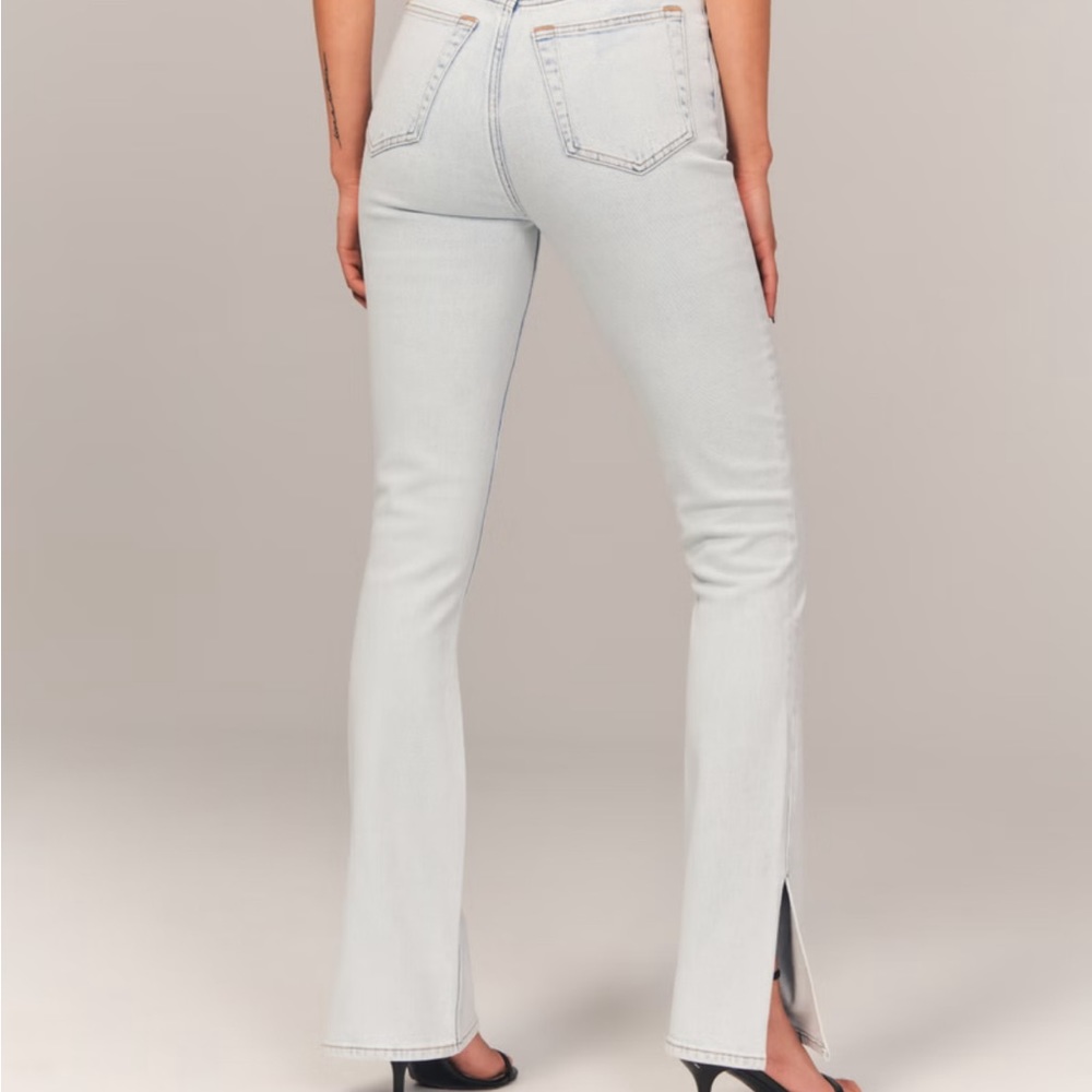 NWT Abercrombie Ultra High Rise Slim Straight jeans size 000 XS/Size 23 - Picture 2 of 6
